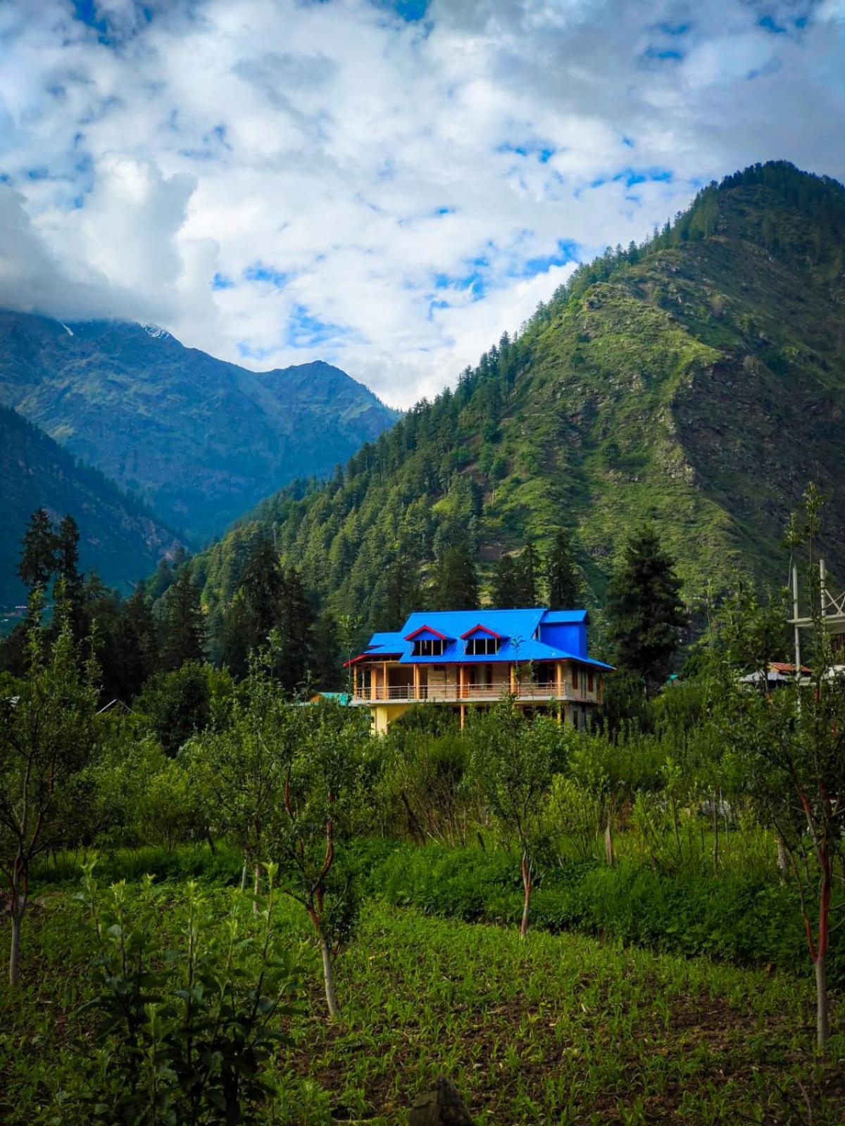 New Brahma Cafe Guest House Kalgha Exterior photo