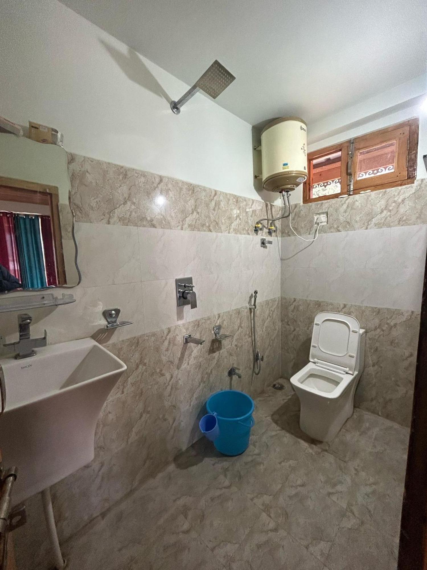 New Brahma Cafe Guest House Kalgha Exterior photo