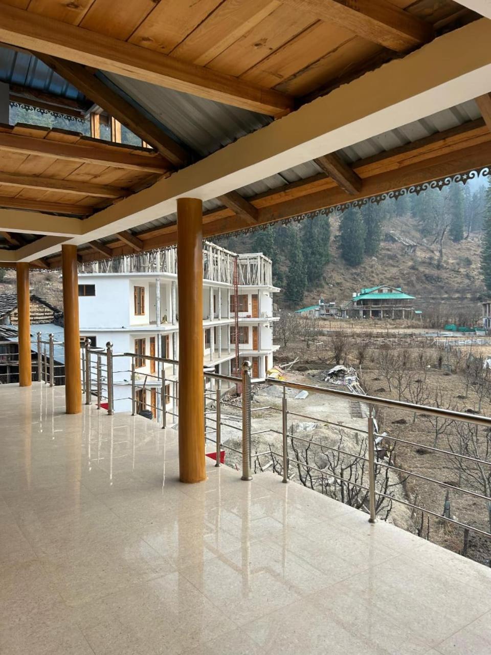 New Brahma Cafe Guest House Kalgha Exterior photo